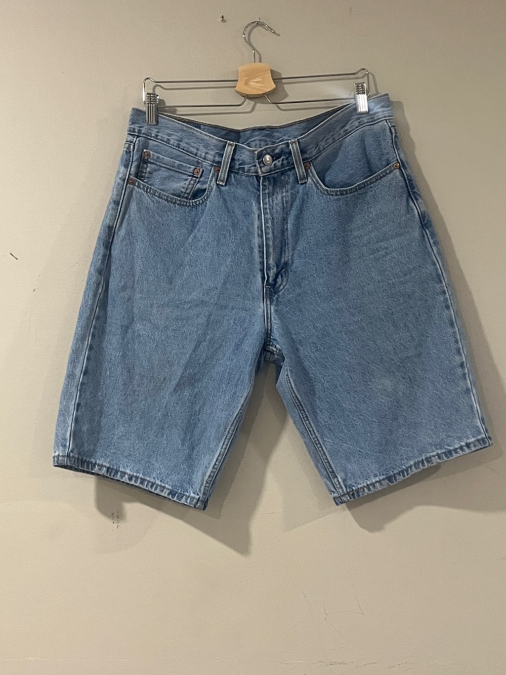 Levi's Men's Light Wash Blue Denim Shorts - Five-Pocket